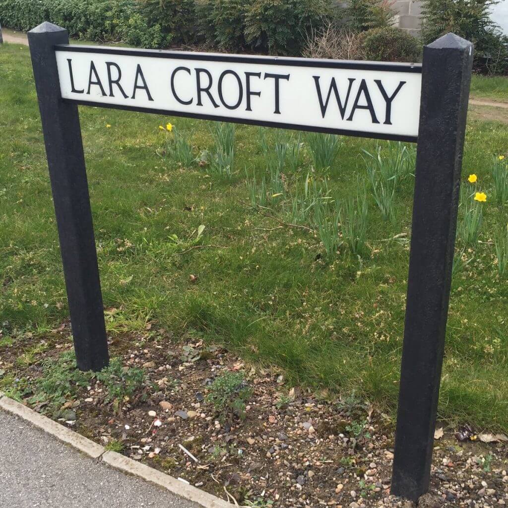lara-croft-england-1024x1024 Lara Croft Hakkında Büyüleyici Gerçekler